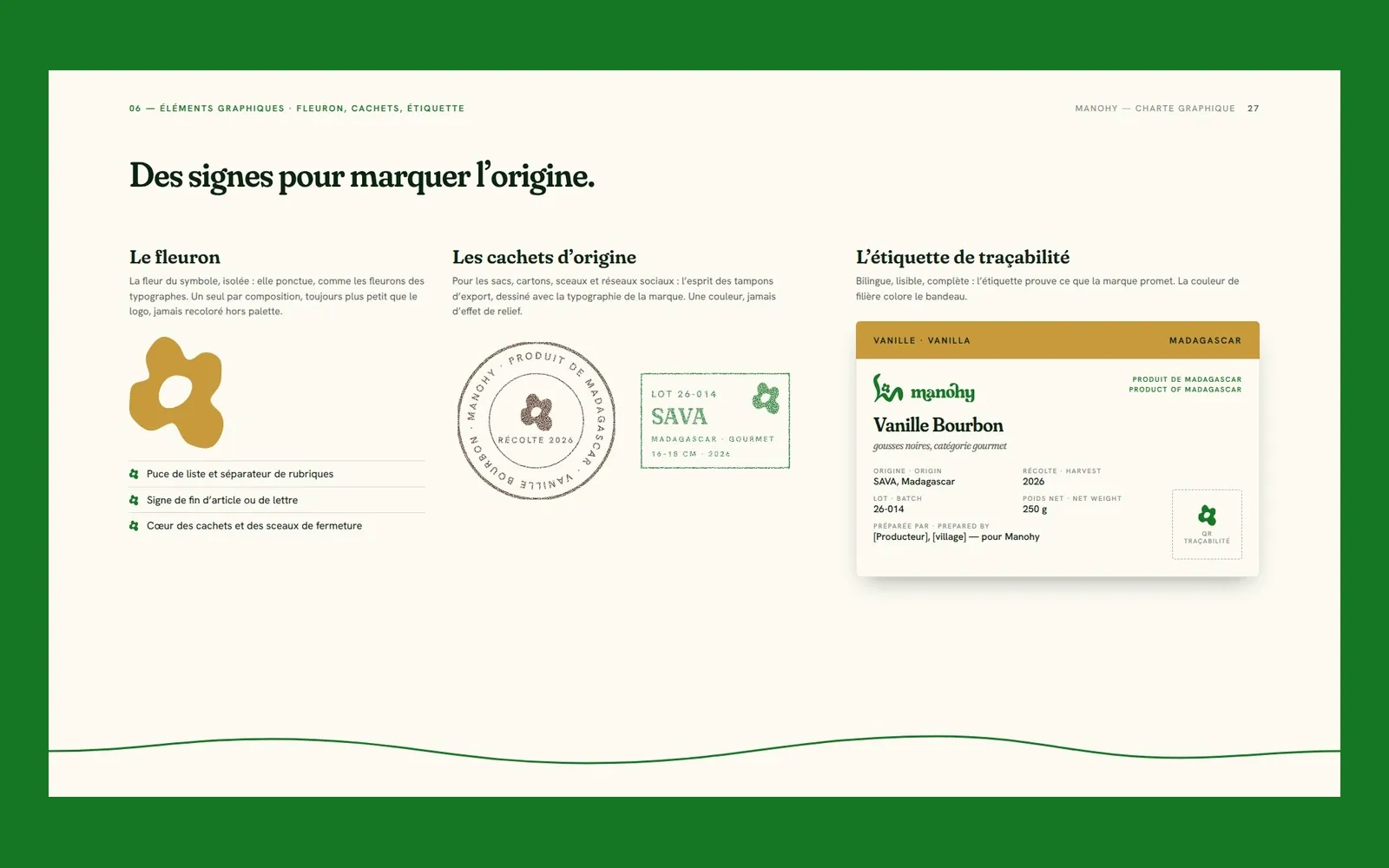 Page « Des signes pour marquer l'origine » : le fleuron, deux cachets d'origine « Récolte 2026 » et « SAVA », et l'étiquette de traçabilité bilingue d'un lot de vanille Bourbon.
